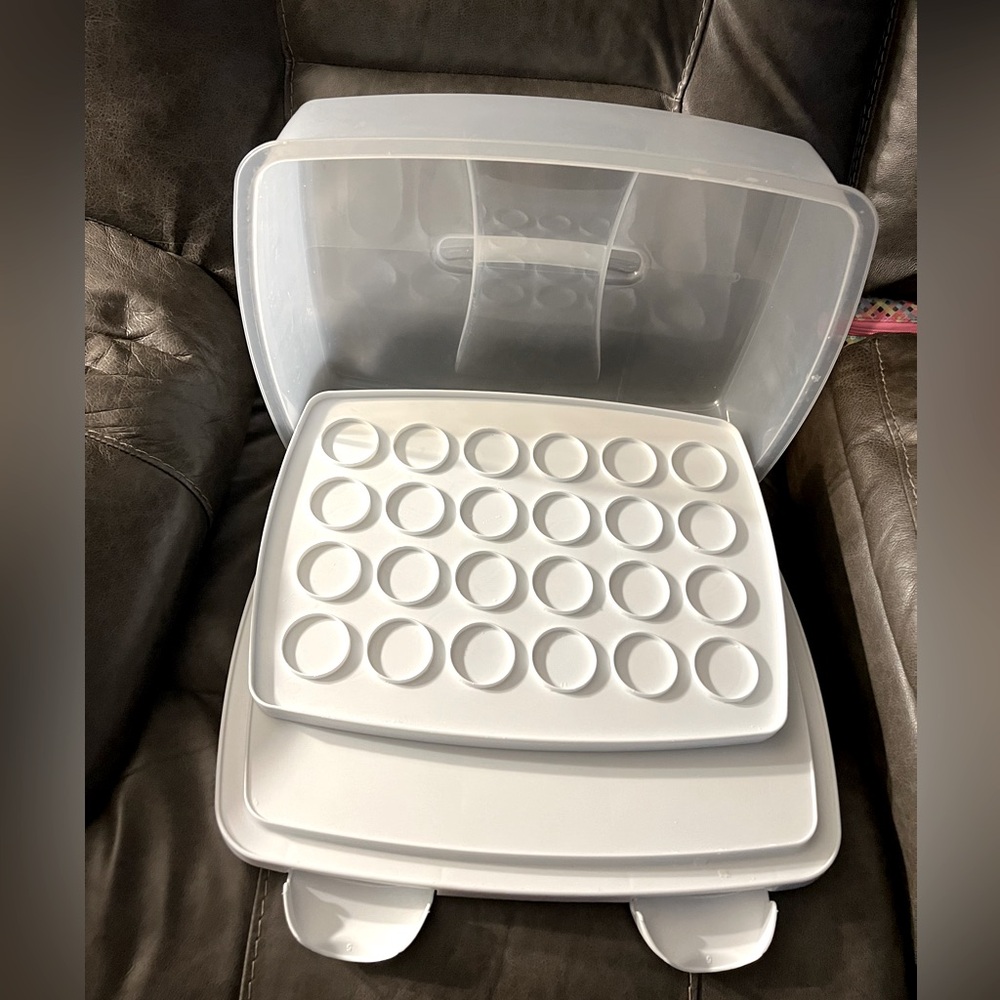 Wilton Cup/Cake Carrier